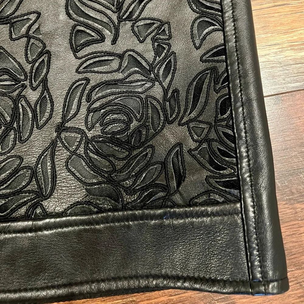 ESCADA Lambskin Floral Laser Leather Skirt - Picture 4 of 8